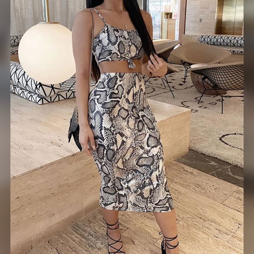 Queen Cobra Skirt Set - Taupe/Combo